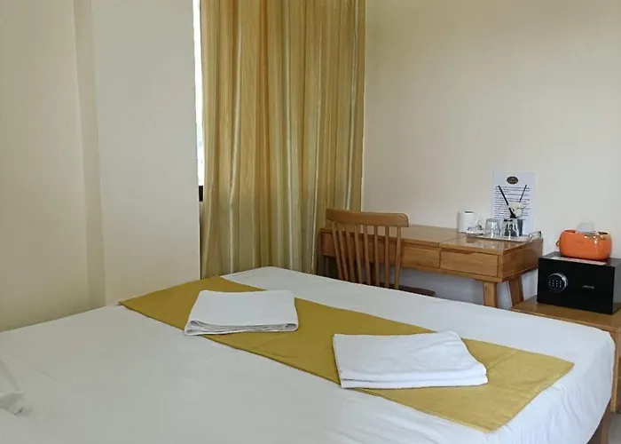 Speed 8 Hotel Moalboal
